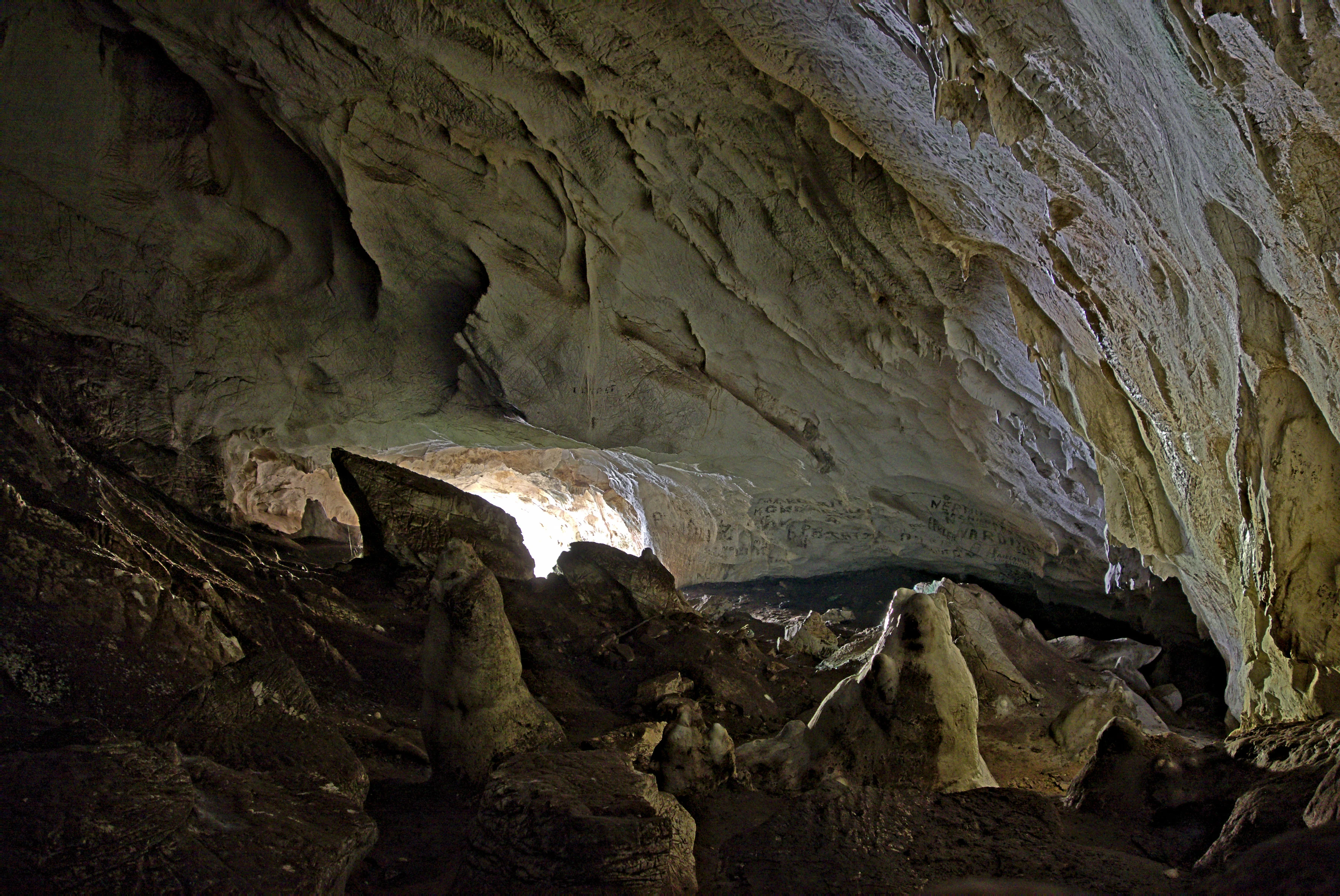 Pirogoshi Cave — Osum Canyon Albania